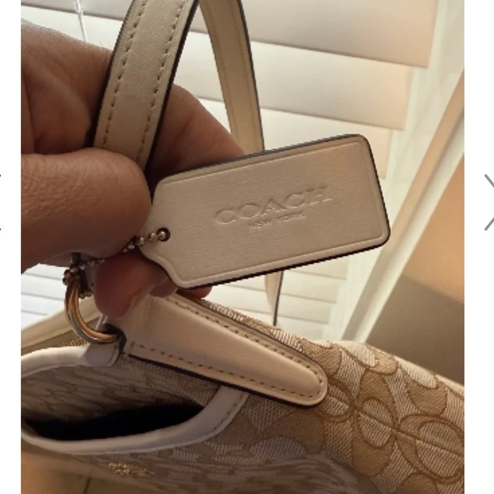 Coach Beige/White Signature Canvas and Leather Swingpack File Crossbody Bag